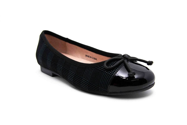 Venettini Girls 44-Libby Black Patent Leather Girls Flat Shoe