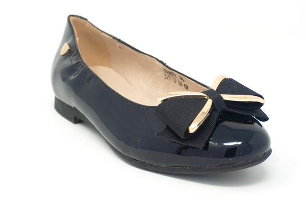 Venettini Girls 55-Darcy 2 Black Patent Grain Flat Shoe with Bow