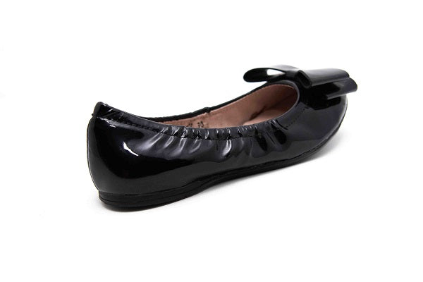 Venettini Girls 55-Jody Black Patent Leather Flat Shoe with Bow