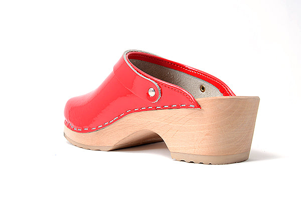 Hanna Andersson Classic Red Swedish Girls Clogs