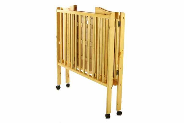 Dream On Me 2-in-1 Portable Folding Crib, Natural